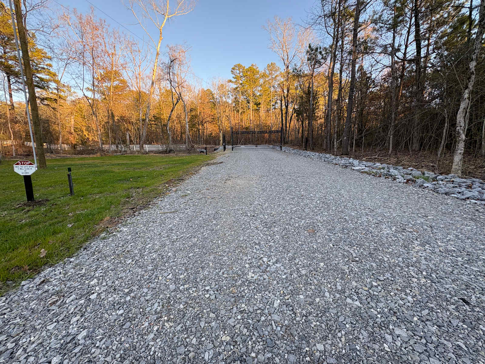 Hidden Acres Getaway LLC. - Guntersville, Alabama - glamping.directory