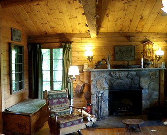 Secluded Luxury Cabin on Romantic Private Lake, New York - Standfordville, New York - glamping.directory