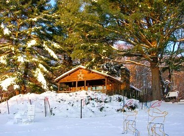 Secluded Luxury Cabin on Romantic Private Lake, New York - Standfordville, New York - glamping.directory