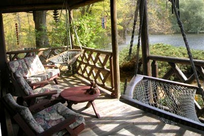 Secluded Luxury Cabin on Romantic Private Lake, New York - Standfordville, New York - glamping.directory