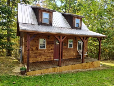 Cozy Family-Friendly Cabin with Private Outdoor Jacuzzi near Huntington, West Virginia - glamping.directory