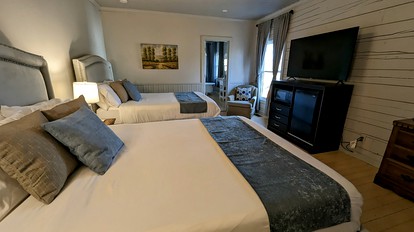 Elegant Room Rental for Two in Dahlonega, Georgia - Dahlonega, Georgia - glamping.directory
