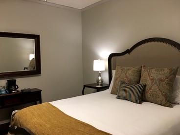 Elegant Room Rental for Two in Dahlonega, Georgia - Dahlonega, Georgia - glamping.directory