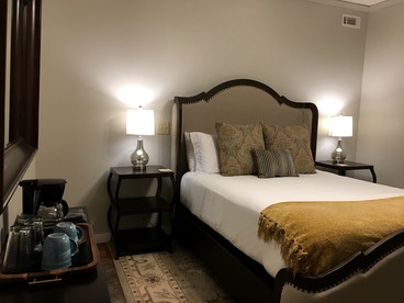 Elegant Room Rental for Two in Dahlonega, Georgia - Dahlonega, Georgia - glamping.directory