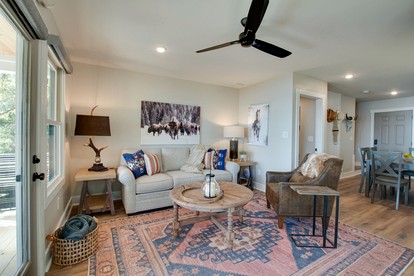 Pet-Friendly Cabin Ideal for Families with Jacuzzi and Lake Views in Alabama - Scottsboro, Alabama - glamping.directory