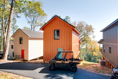Pet-Friendly Cabin Ideal for Families with Jacuzzi and Lake Views in Alabama - glamping.directory