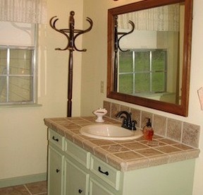Country Cottage with Garden Views in Texas Hill Country - Burton, Texas - glamping.directory