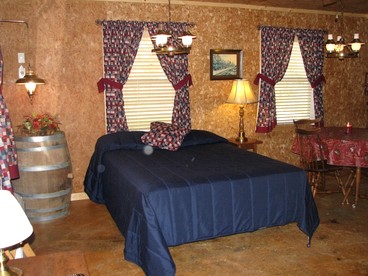 Country Cottage with Garden Views in Texas Hill Country - Burton, Texas - glamping.directory