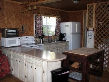 Country Cottage with Garden Views in Texas Hill Country - Burton, Texas - glamping.directory