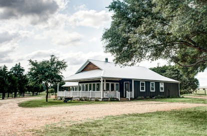 Luxury Cottage Rental with Modern Vintage Interior near Houston, Texas - Round Top, Texas - glamping.directory