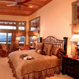 Cabin with Five Fireplaces and Luxurious Amenities for a Getaway to Chittenden, Vermont - Chittenden, Vermont - glamping.directory