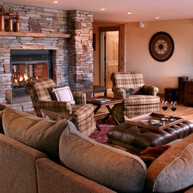 Cabin with Five Fireplaces and Luxurious Amenities for a Getaway to Chittenden, Vermont - Chittenden, Vermont - glamping.directory