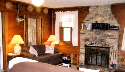 Charming Cottage Rental with Private Dock on Lake Murray, South Carolina - Prosperity, South Carolina - glamping.directory
