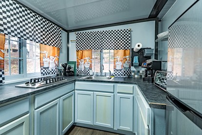 Modern Foldable Container Home • Unique Stay Near Pipestem Park - US, West Virginia - glamping.directory