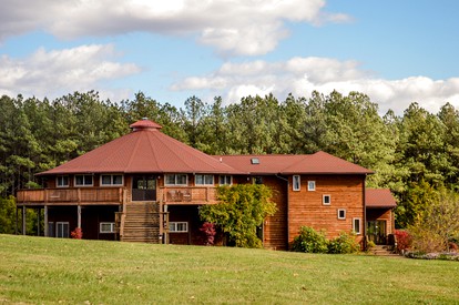 Unique Getaway in a Beautiful Yoga Retreat close to Williamsburg, Virginia - glamping.directory