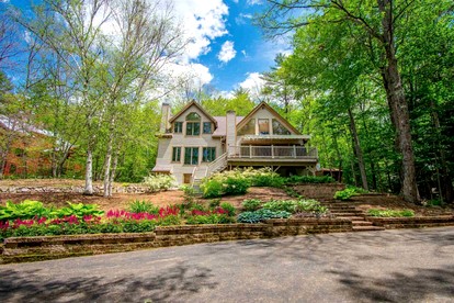 Spacious Cabin Perfect for Families in Bartlett, New Hampshire - Bartlett, New Hampshire - glamping.directory