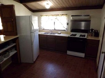 Enormous Group Cabin with Picnic Area and Outdoor Playing Spaces in Arizona - Flagstaff, Arizona - glamping.directory