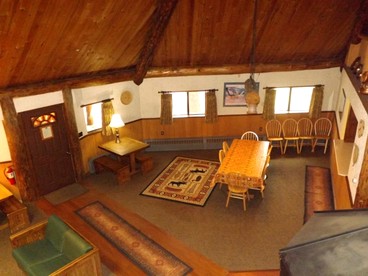 Enormous Group Cabin with Picnic Area and Outdoor Playing Spaces in Arizona - Flagstaff, Arizona - glamping.directory