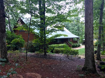 Spacious Suite for a Family Getaway in the Blue Ridge Mountains of Georgia - Dahlonega, Georgia - glamping.directory