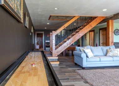 Gorgeous Secluded Villa with Hot-tub, Fire Pit and Games in Etna, Wyoming - Etna, Wyoming - glamping.directory