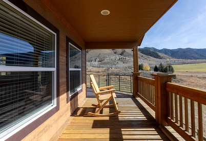Gorgeous Secluded Villa with Hot-tub, Fire Pit and Games in Etna, Wyoming - Etna, Wyoming - glamping.directory