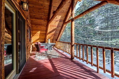 Cozy Rustic Log Cabin with Trails & Wildlife Near Yellowstone, Island Park Idaho - Island Park, Idaho - glamping.directory