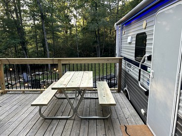 Serene Lakeside Caravan Retreat on Lake Lahusage near Lookout Mountain Alabama - Mentone, Alabama - glamping.directory