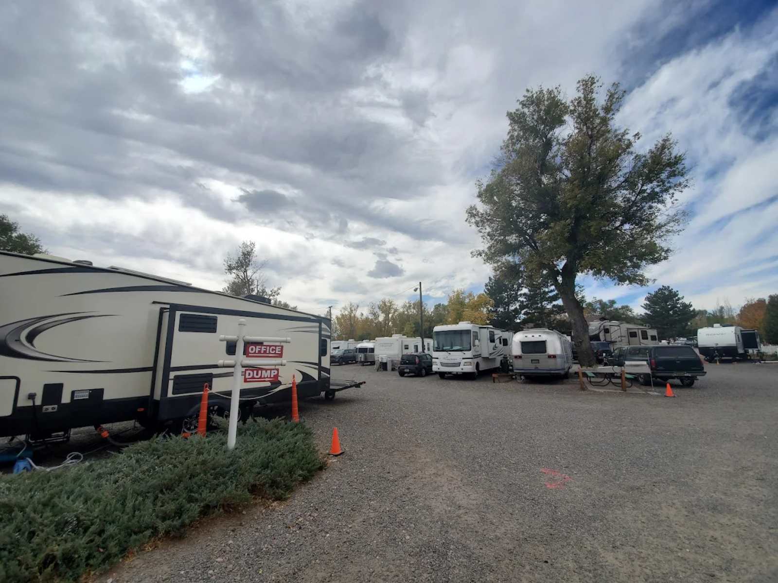 Applewood RV Resort - Wheat Ridge, Colorado - glamping.directory
