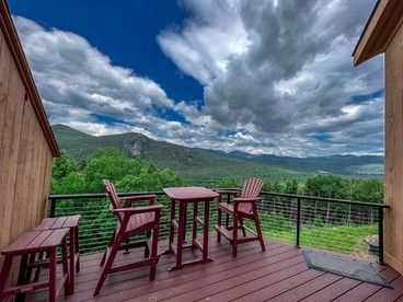 Serene Mountaintop Cabin with Breathtaking Views in Bartlett, New Hampshire - Bartlett, New Hampshire - glamping.directory