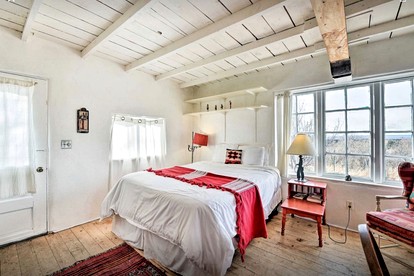 Cozy Cabin Suite with Orchard Views near Taos, New Mexico - San Cristobal, New Mexico - glamping.directory