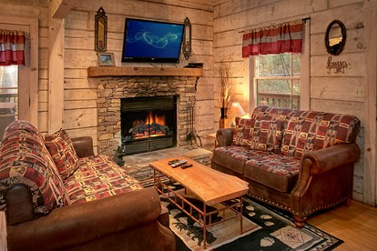 Secluded Cabin Rental for a Romantic Mountain Escape in Tennessee - Gatlinburg, Tennessee - glamping.directory