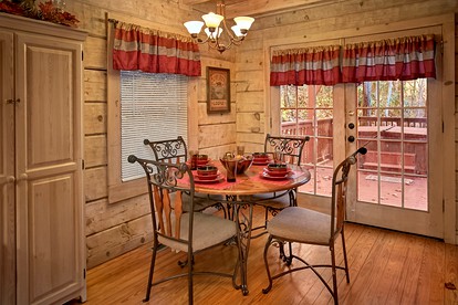 Secluded Cabin Rental for a Romantic Mountain Escape in Tennessee - Gatlinburg, Tennessee - glamping.directory