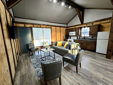 Cozy Waterfront Cabin with Boat Ramp on Lake Fork, Perfect for Fishing Enthusiasts near Quitman, Mississippi - Quitman, Texas - glamping.directory
