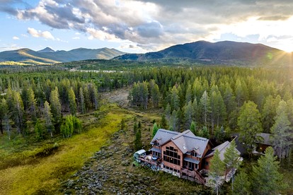 Luxury Mountain Cabin Nestled in the Enchanting Pines of Fraser, Colorado - Fraser, Colorado - glamping.directory