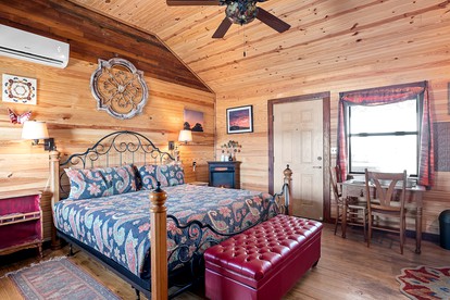 Hollmig Sunset View in Fredericksburg, TX - Fredericksburg, Texas - glamping.directory