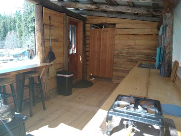 Sanctuary Farm Log Cabin Mountain Getaway, Alberton, MT - Alberton, Montana - glamping.directory
