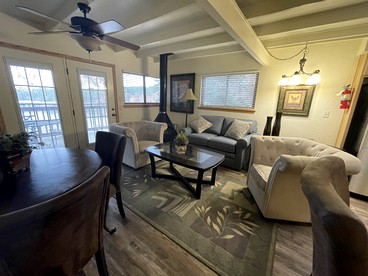 Arkansas Rest and Relaxation In Nature in this Lake Ouachita Rental - Mount Ida, Arkansas - glamping.directory