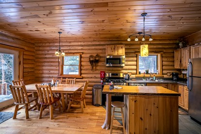 Rustic Log Cabin with Jacuzzi Bathtub in the Adirondack Mountains, New York - Wilmington, New York - glamping.directory