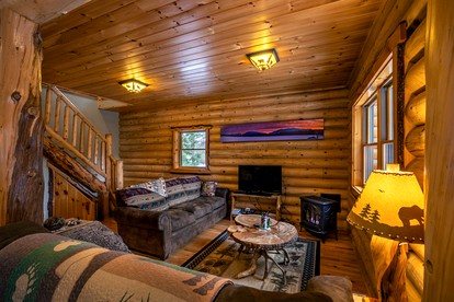 Rustic Log Cabin with Jacuzzi Bathtub in the Adirondack Mountains, New York - Wilmington, New York - glamping.directory