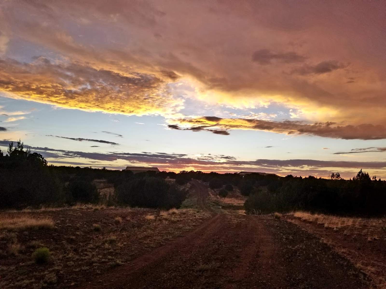 RV in Gods country - Vernon, Arizona - glamping.directory