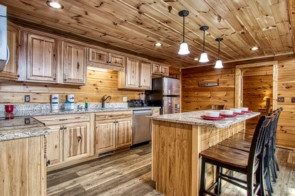 Unwind in Style in this Gatlinburg Luxury Rental for Unforgettable Tennessee Glamping - Gatlinburg, Tennessee - glamping.directory