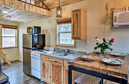 Vibrant Creekside Cabin Haven near Battle Creek River in South Dakota - Keystone, South Dakota - glamping.directory