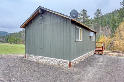 Vibrant Creekside Cabin Haven near Battle Creek River in South Dakota - glamping.directory