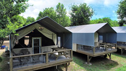 Tranquil Family Vacation by a Creek: Luxury Tented Cabin in Seguin, Texas - Seguin, Texas - glamping.directory