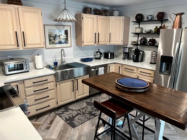 Elegant Western-Style Vacation Rental with Mountain Views near Madison River in Ennis, Montana - Ennis, Montana - glamping.directory