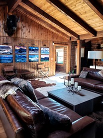 Elegant Western-Style Vacation Rental with Mountain Views near Madison River in Ennis, Montana - Ennis, Montana - glamping.directory