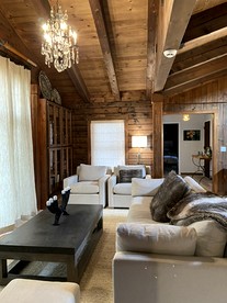 Elegant Western-Style Vacation Rental with Mountain Views near Madison River in Ennis, Montana - Ennis, Montana - glamping.directory