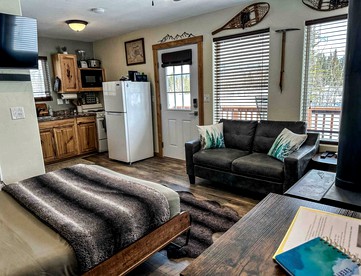 Alaskan Cabin in the Beautiful Knik River Valley with Panoramic Mountain Views, Palmer - Palmer, Alaska - glamping.directory