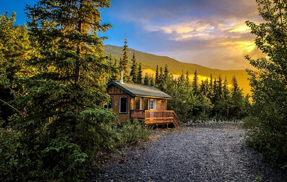 Alaskan Cabin in the Beautiful Knik River Valley with Panoramic Mountain Views, Palmer - Palmer, Alaska - glamping.directory