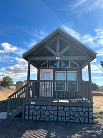 Stylish Tiny Home Getaway with Spacious Loft & Outdoor Area in Williams, Arizona - Williams, Arizona - glamping.directory